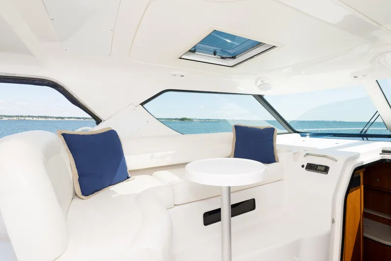 Slide: The Image of Tiara 4300 Sovran 2007 - 24