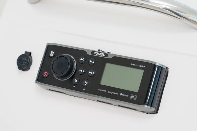 Slide: The Image of Tiara 4300 Sovran 2007 - 29