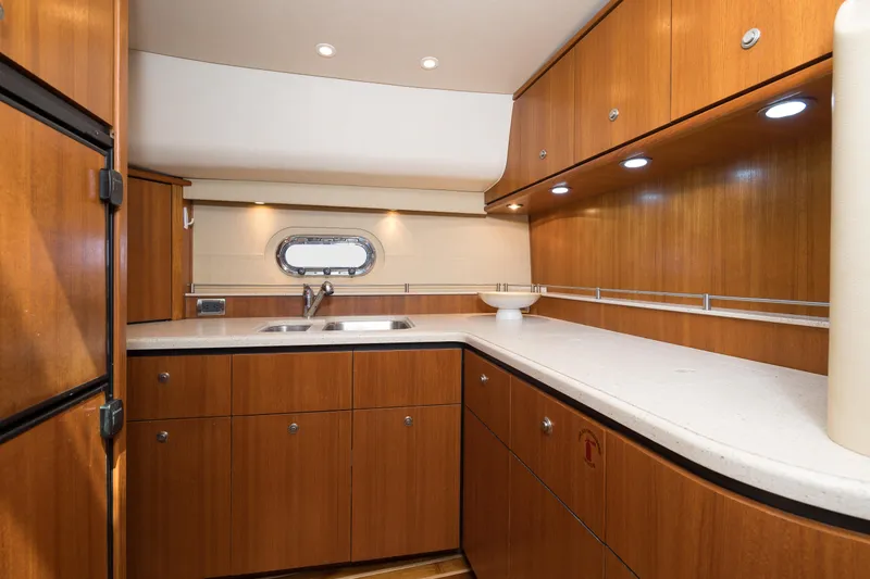 Slide: The Image of Tiara 4300 Sovran 2007 - 31