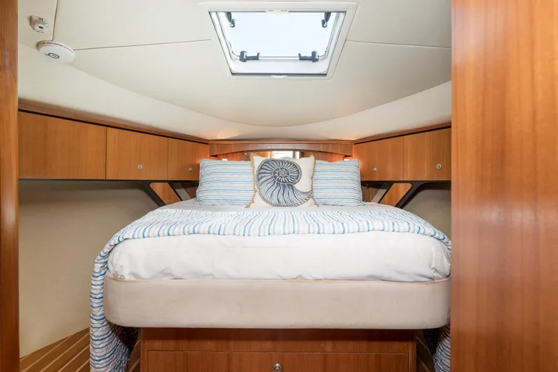 Slide: The Image of Tiara 4300 Sovran 2007 - 34