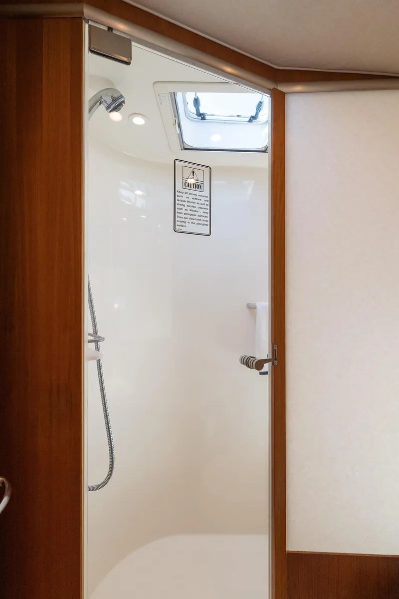 Slide: The Image of Tiara 4300 Sovran 2007 - 37