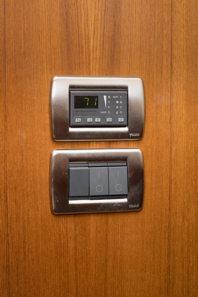 Slide: The Image of Tiara 4300 Sovran 2007 - 39