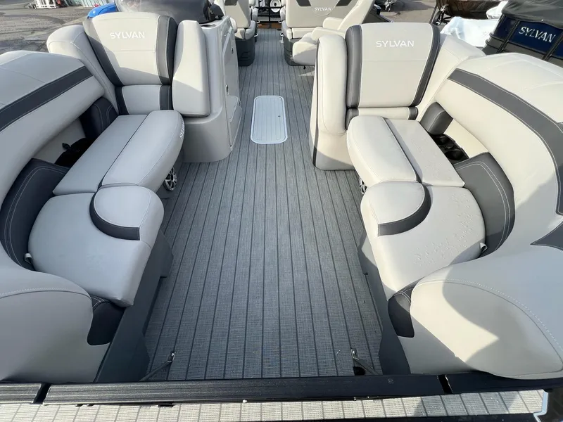 Slide: The Image of Sylvan L3 RLZ Tritoon 2025 - 29