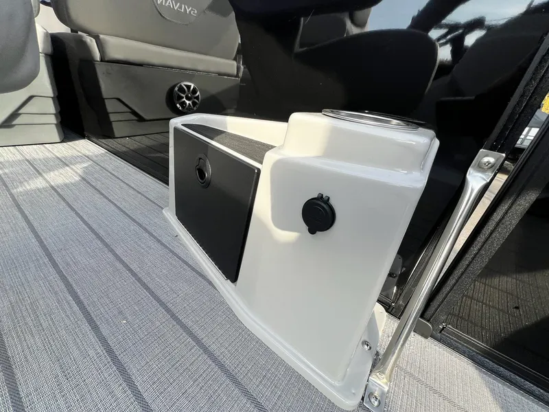 Slide: The Image of Sylvan L3 RLZ Tritoon 2025 - 36