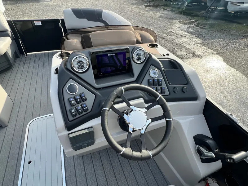 Slide: The Image of Sylvan L3 RLZ Tritoon 2025 - 37