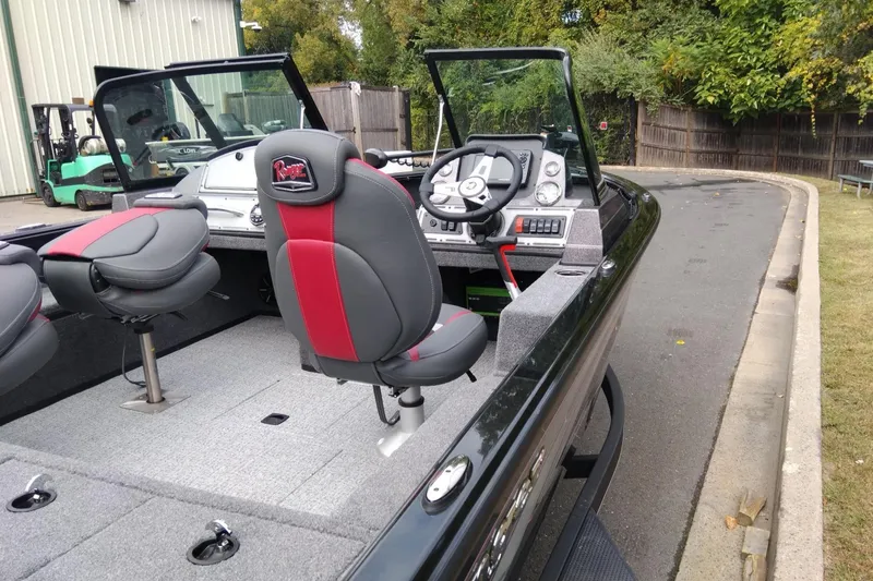 Slide: The Image of Ranger VS1682SC Angler 2024 - 62