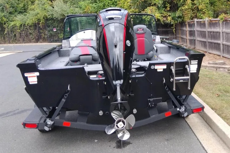 Slide: The Image of Ranger VS1682SC Angler 2024 - 64