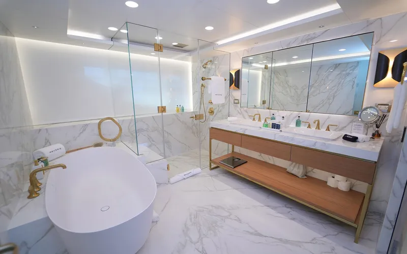 Slide: The Image of 165' Feadship 2000 (REVERIE) Owner's Ensuite - 12