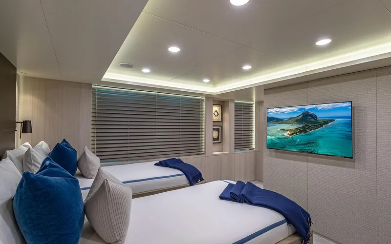 Slide: The Image of 165' Feadship 2000 (REVERIE) Guest Stateroom - 18