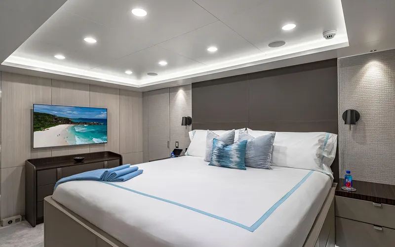 Slide: The Image of 165' Feadship 2000 (REVERIE) Guest Stateroom - 20