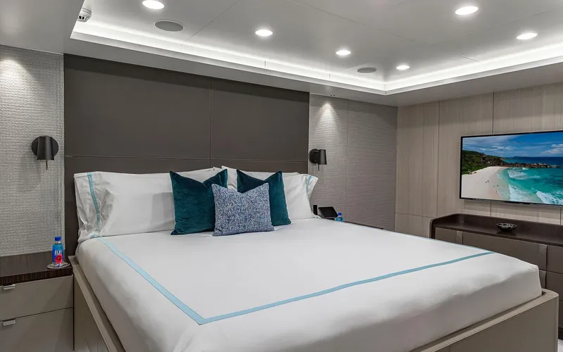 Slide: The Image of 165' Feadship 2000 (REVERIE) Guest Stateroom - 22