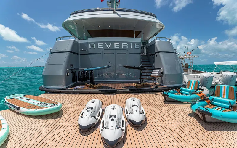 Slide: The Image of 165' Feadship 2000 (REVERIE) Stern - 31