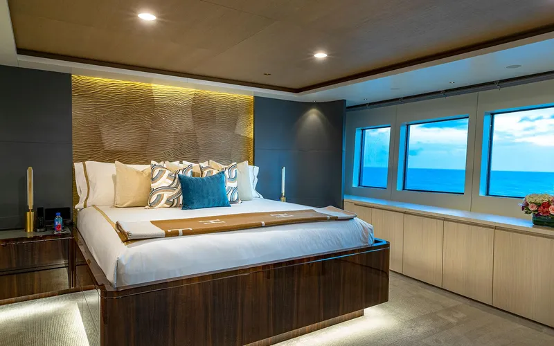 Slide: The Image of 165' Feadship 2000 (REVERIE) Owner's Suite - 9