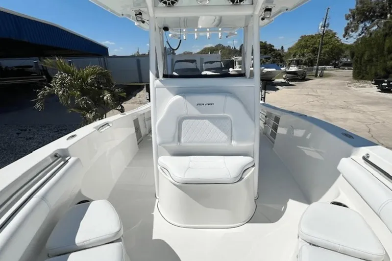 Slide: The Image of Sea Pro 239 CC 2021 - 19
