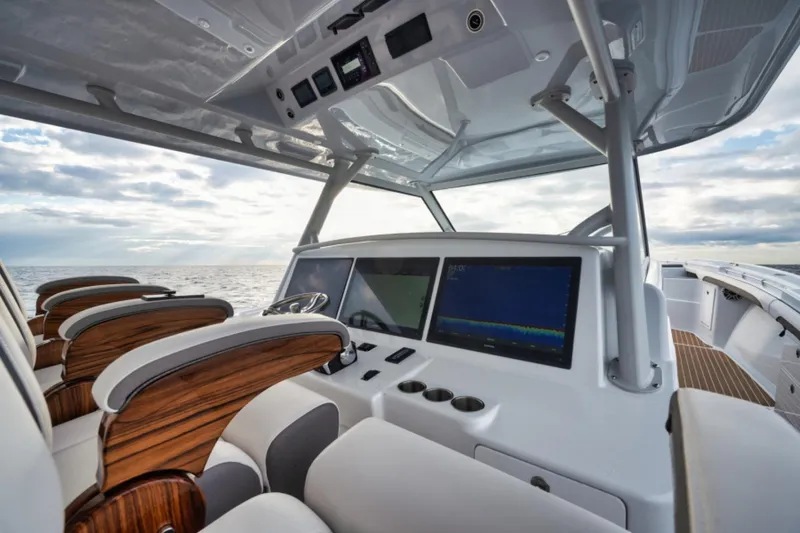 Slide: The Image of Yellowfin 54 Offshore 2025 - 14