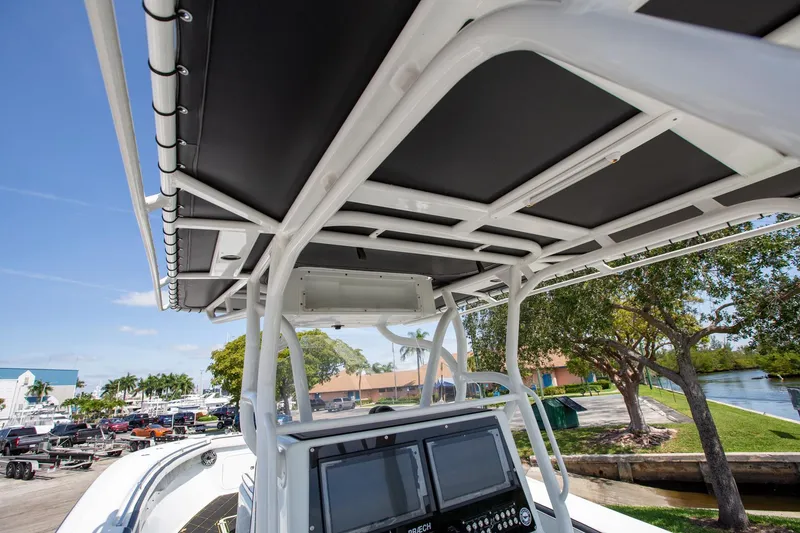 Slide: The Image of Yellowfin 36 2010 - 11