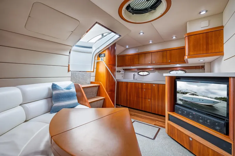 Slide: The Image of Sunseeker 47 Catmandu - Dinette - 11