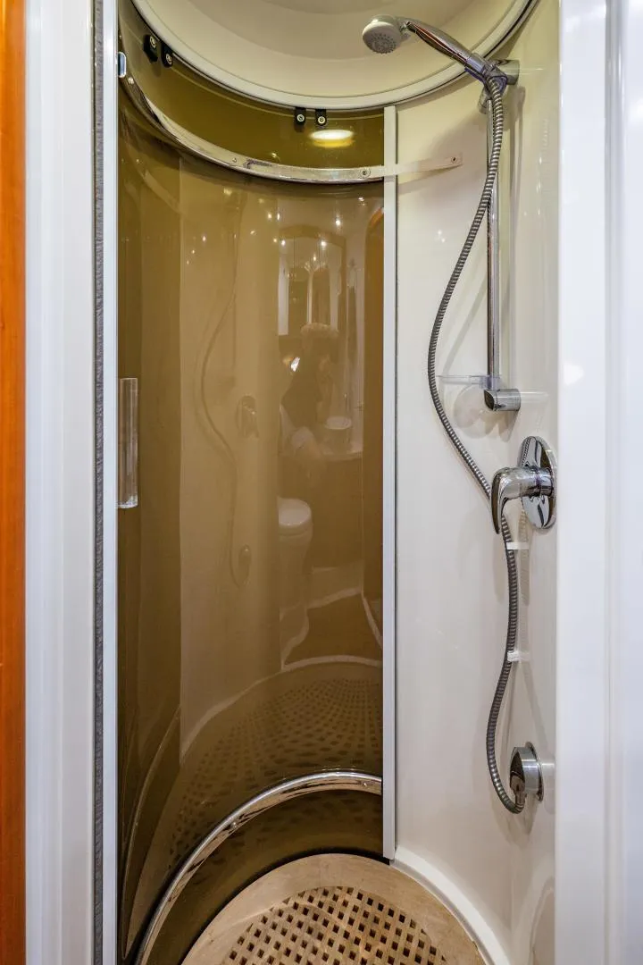 Slide: The Image of Sunseeker 47 Catmandu - Shower - 15