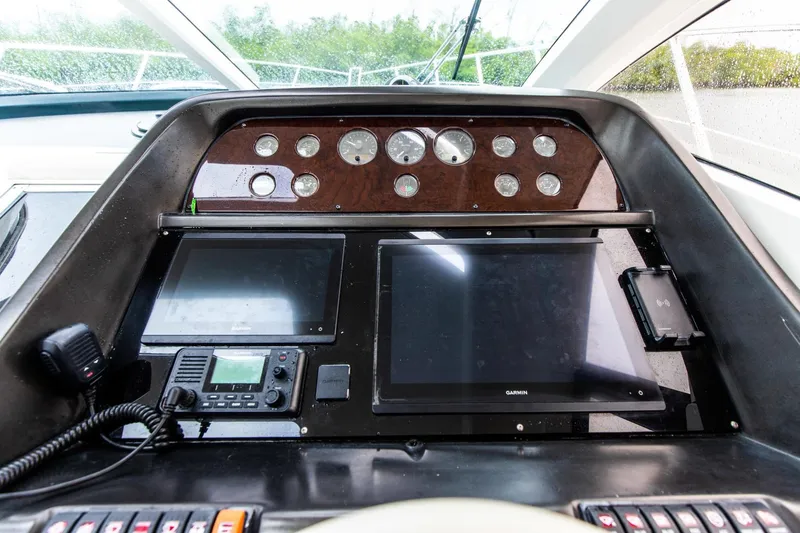 Slide: The Image of Sunseeker 47 Catmandu - Helm Electronics - 21