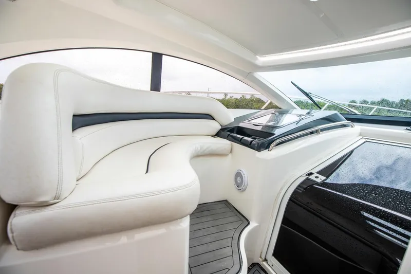 Slide: The Image of Sunseeker 47 Catmandu - Seating - 24