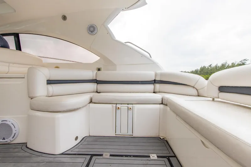 Slide: The Image of Sunseeker 47 Catmandu - Seating - 25