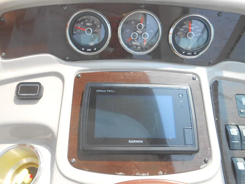 Slide: The Image of Dashboard of 2014 Chaparral 270 Signature with Garmin GPS and gauges. - 11