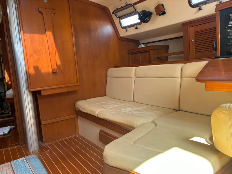 Slide: The Image of Main Salon Starboard - 18