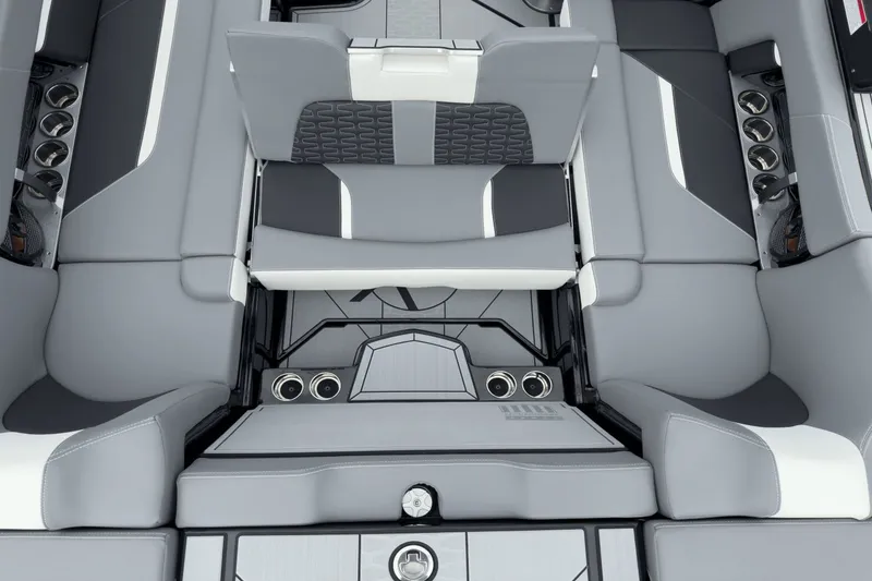 Slide: The Image of MasterCraft X22 2025 - 13