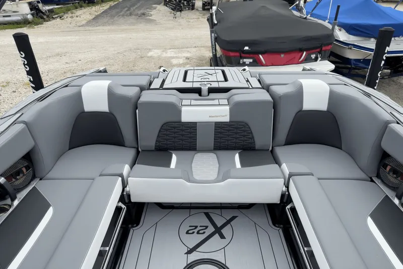 Slide: The Image of MasterCraft X22 2025 - 15