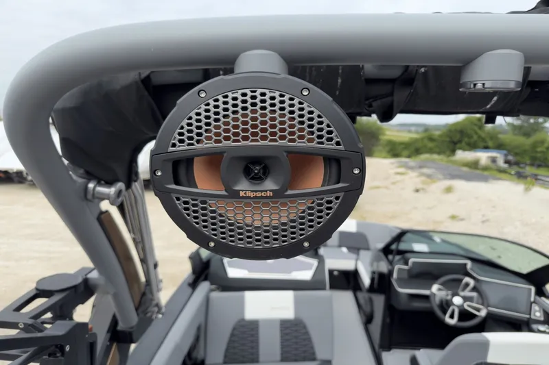 Slide: The Image of MasterCraft X22 2025 - 23