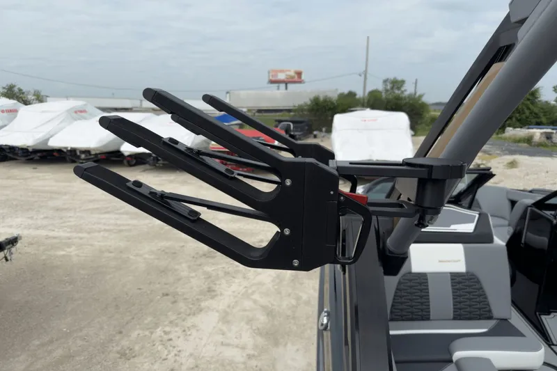 Slide: The Image of MasterCraft X22 2025 - 24