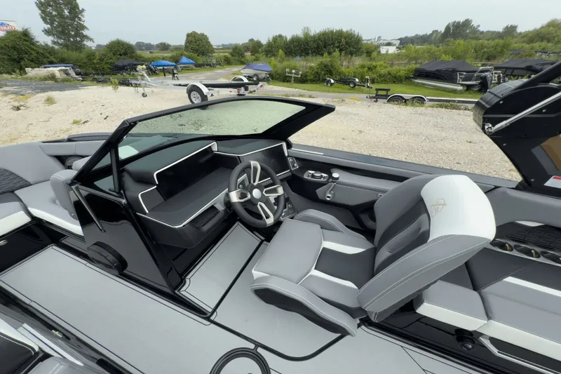 Slide: The Image of MasterCraft X22 2025 - 26