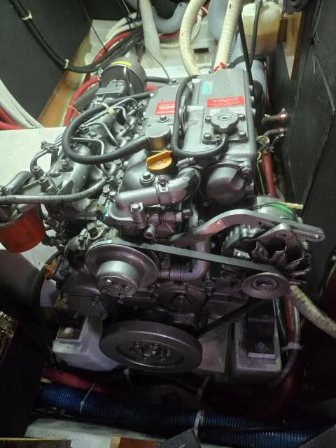 Slide: The Image of Engine of a 2003 Beneteau 42CC Oceanis Clipper sailboat, detailed view. - 32