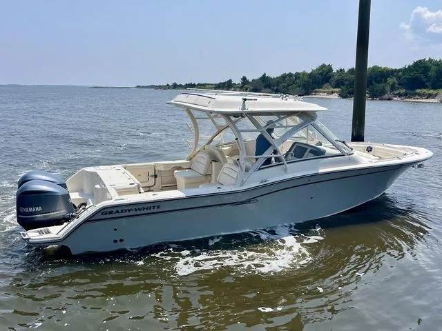 Slide: The Image of Grady-White Freedom 325 2019 - 10