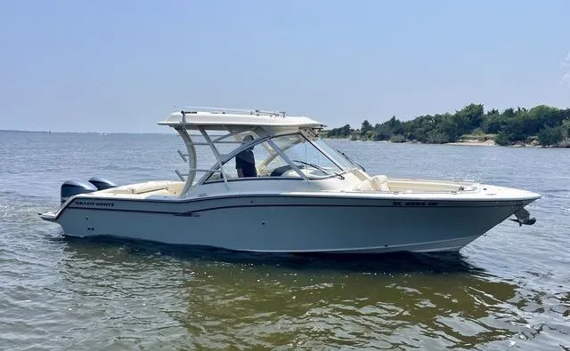 Slide: The Image of Grady-White Freedom 325 2019 - 4