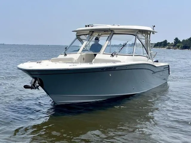 Slide: The Image of Grady-White Freedom 325 2019 - 7