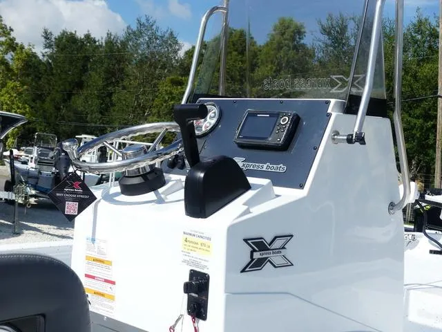 Slide: The Image of 2025 Xpress Boats H190B with Yamaha 90 engine, featuring sleek seating and spacious deck. - 9