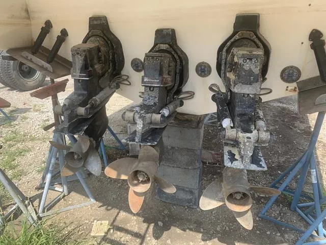 Slide: The Image of Sunseeker Superhawk 48 1998 - 6