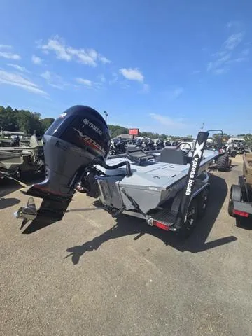 Slide: The Image of Xpress H20C Crappie 2025 - 10