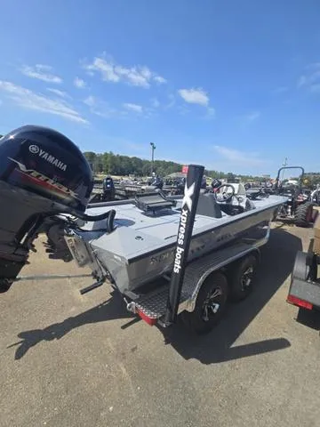 Slide: The Image of Xpress H20C Crappie 2025 - 11