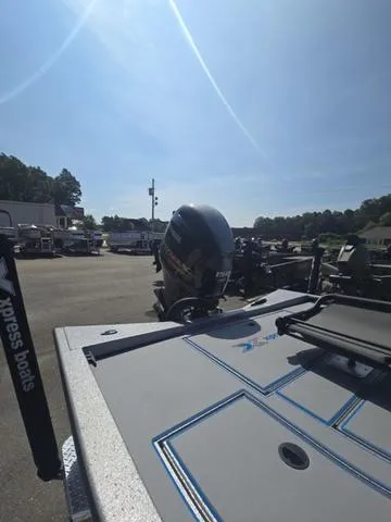 Slide: The Image of Xpress H20C Crappie 2025 - 13