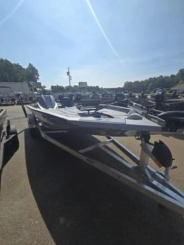 Slide: The Image of Xpress H20C Crappie 2025 - 4