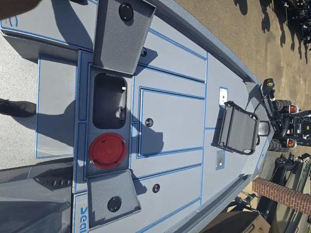 Slide: The Image of Xpress H20C Crappie 2025 - 6