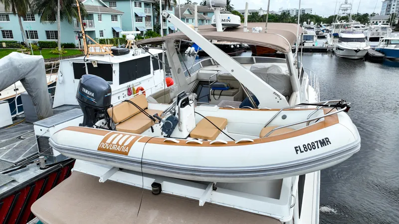 Slide: The Image of Navigator Rival 2004 - 75