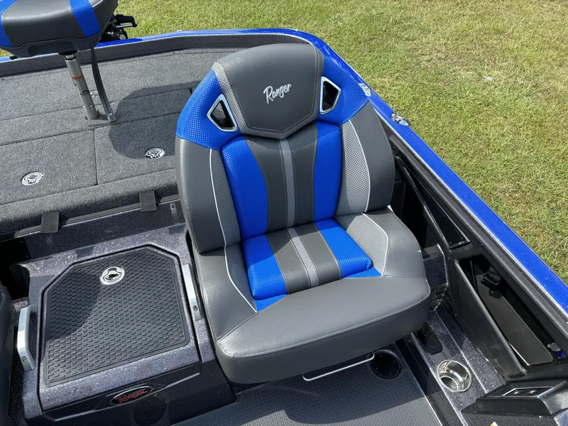 Slide: The Image of Ranger Z521R 2025 - 17