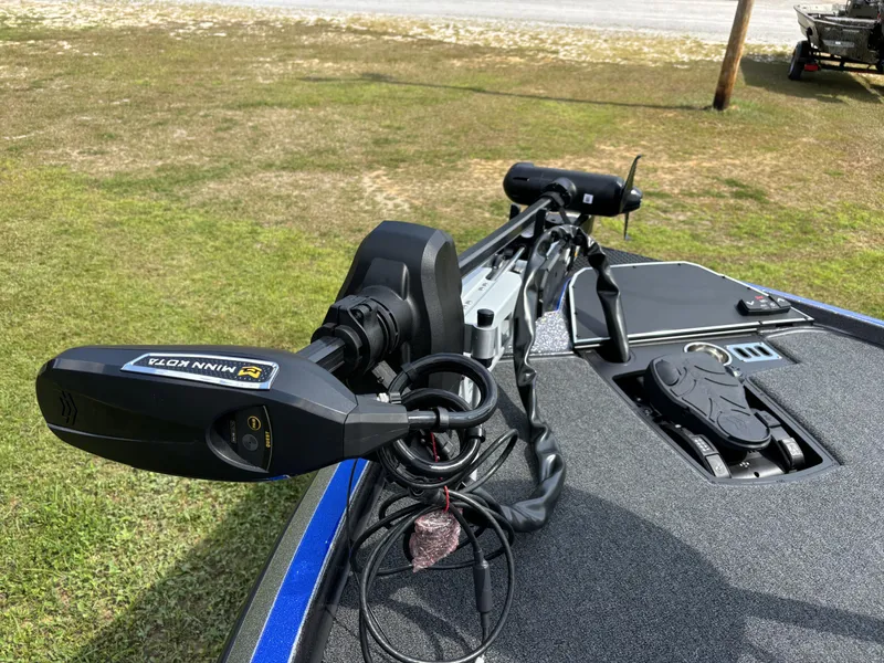 Slide: The Image of Ranger Z521R 2025 - 7