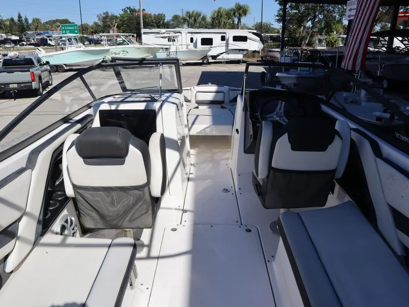 Slide: The Image of Yamaha 242SE 2020 - 10