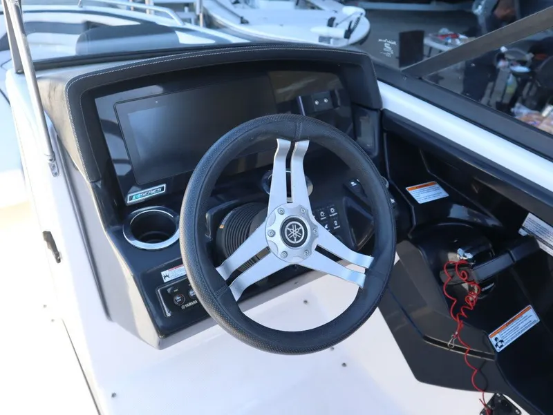 Slide: The Image of Yamaha 242SE 2020 - 11