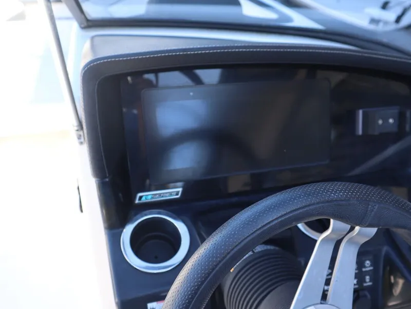 Slide: The Image of Yamaha 242SE 2020 - 12