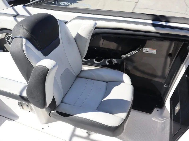 Slide: The Image of Yamaha 242SE 2020 - 14